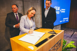 SEJURI firma parceria com FIESC para ampliar educação e qualificação profissional no sistema prisional