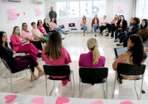 SEJURI promove roda de conversa sobre prevenção ao câncer de mama durante o Outubro Rosa